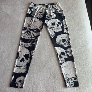 Black & White Skull Print Leggings